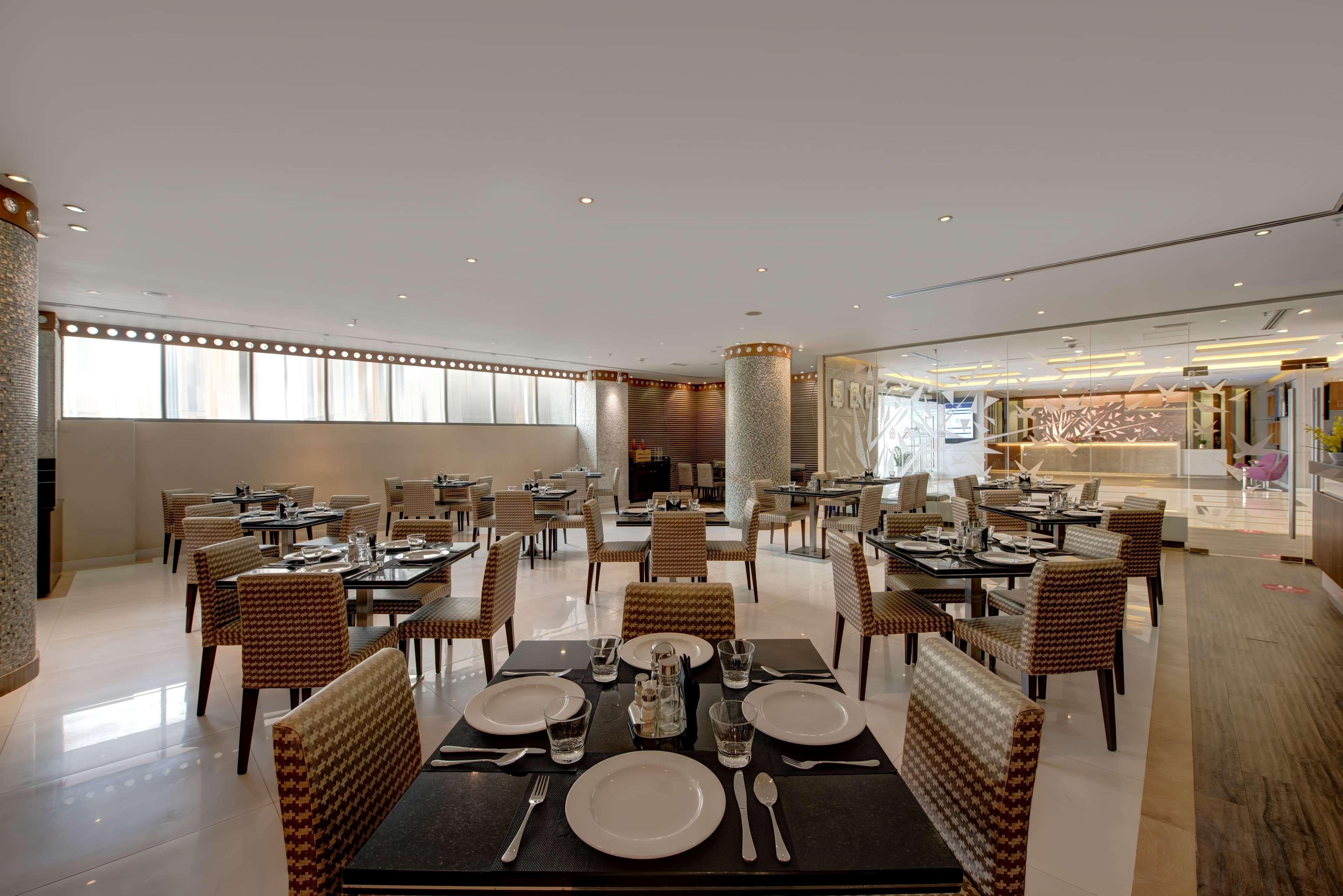 Howard Johnson Plaza By Wyndham Dubai Deira Restaurante foto